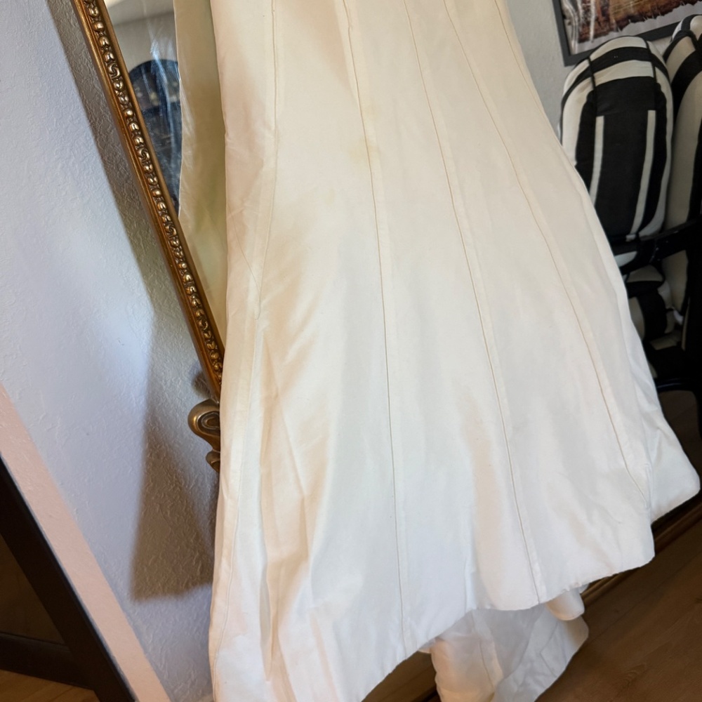 Pure Silk Vera Wang Mermaid wedding gown - Picture 14 of 16